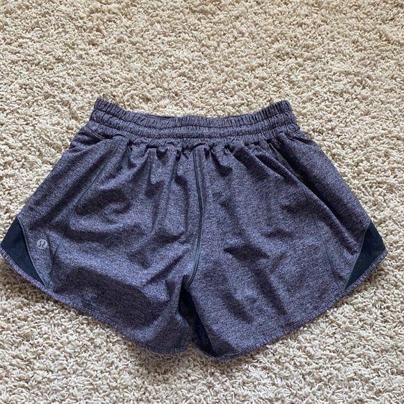 Lululemon Hotty Hot shorts - Picture 1 of 2